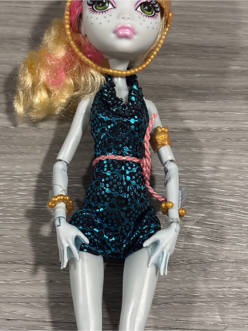 Lagoona Blue Wheel Love Monster High G1 Doll Rollerskates - Picture 3 of 5